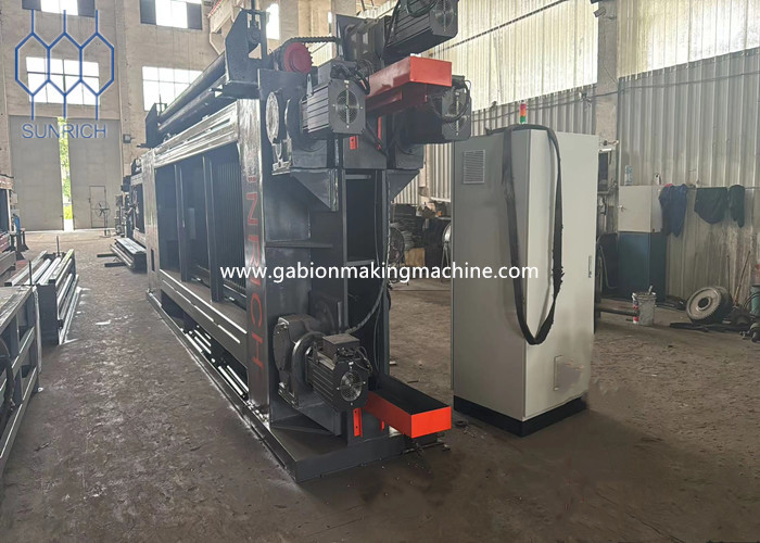 บล็อกบริษัทล่าสุดเกี่ยวกับ สายการผลิตตาข่าย Gabion Servo ขั้นสูงช่วยให้ผู้รับเหมาประหยัดเวลาและค่าใช้จ่าย