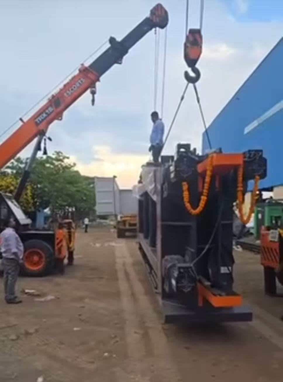 บล็อกบริษัทล่าสุดเกี่ยวกับ เครื่องจักรตาข่ายกาบิยง CNC รุ่นล่าสุดติดตั้งใช้งานสำเร็จในอินเดีย