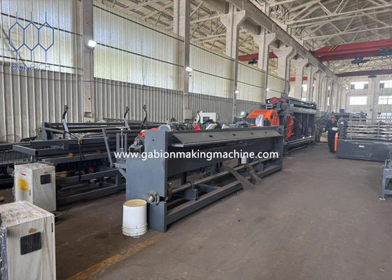 ซื้อ กล่องเกเบี้ยนเคลือบสังกะสีนำเสนอตาข่ายลวดเคลือบ PVC เพื่อความทนทานที่เพิ่มขึ้นและความเร็วในการประกอบที่รวดเร็ว 7000 ถึง 8000 ตารางเมตรต่อ 8 ชั่วโมง การผลิตออนไลน์